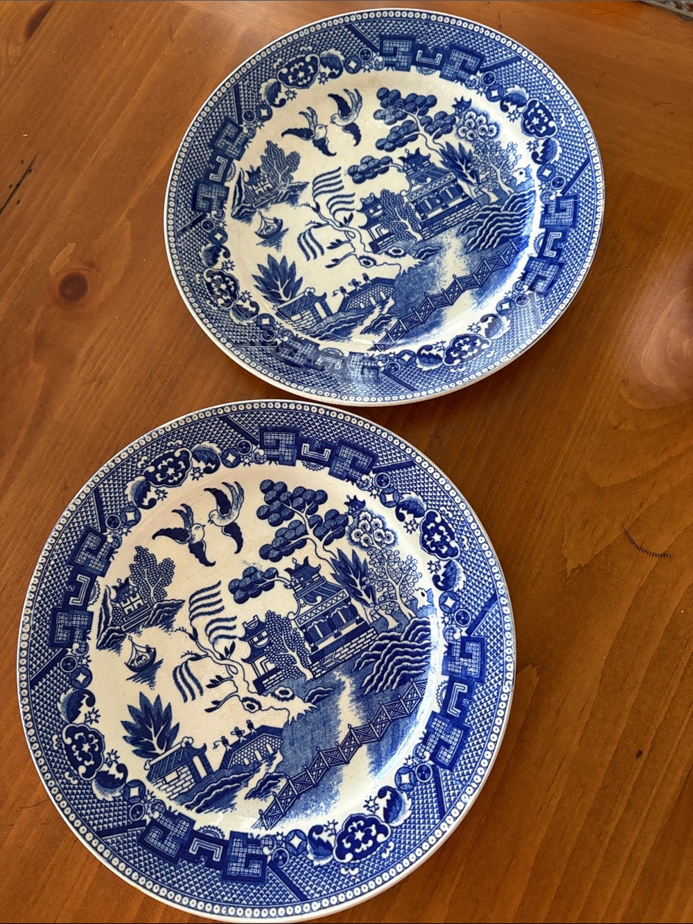 Classic Blue Willow Dinner Plates - Set of 2
